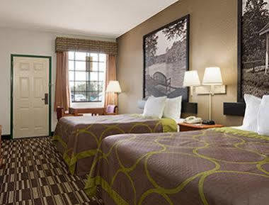 Super 8 By Wyndham Chatsworth/dalton Chatsworth